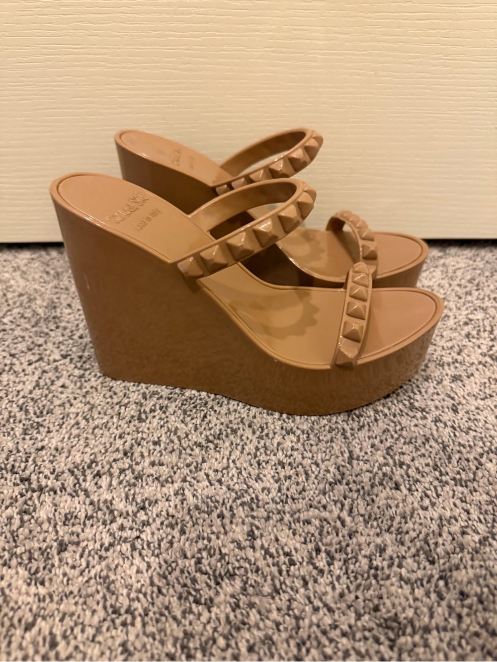 Carmen Sol Tonino Wedge Nude size 6